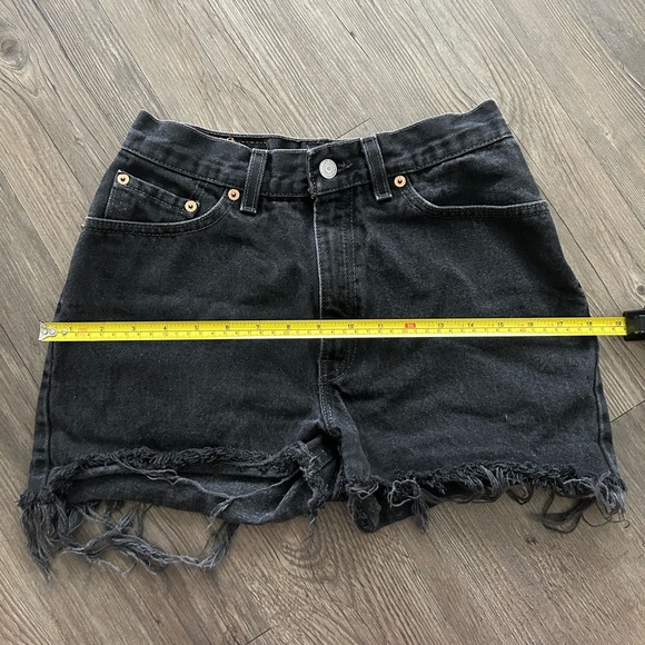 Vintage Levi shorts - Picture 6 of 6